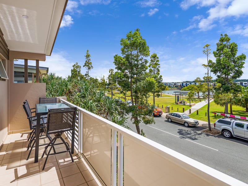 12 Cova Boulevard, Hope Island, Qld 4212