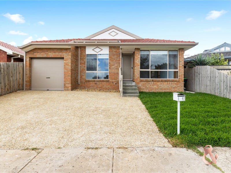 1/92 Woolnough Drive, Mill Park, VIC 3082 - realestate.com.au