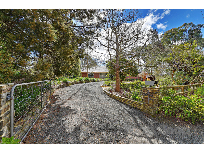 135 Piccadilly Road, Crafers, SA 5152 Property Details
