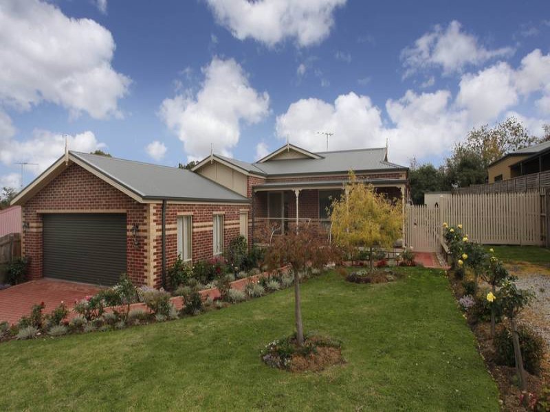 63 Hope Street, Bunyip, Vic 3815 Property Details