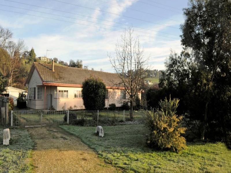 10 Ballarat Street, Guildford, Vic 3451 Property Details