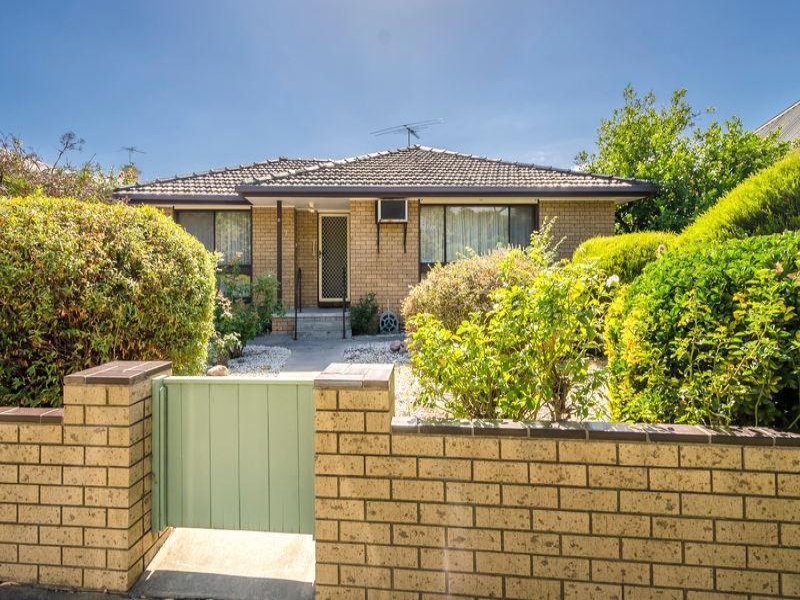 1/96 Railway Place, Williamstown, Vic 3016 Property Details