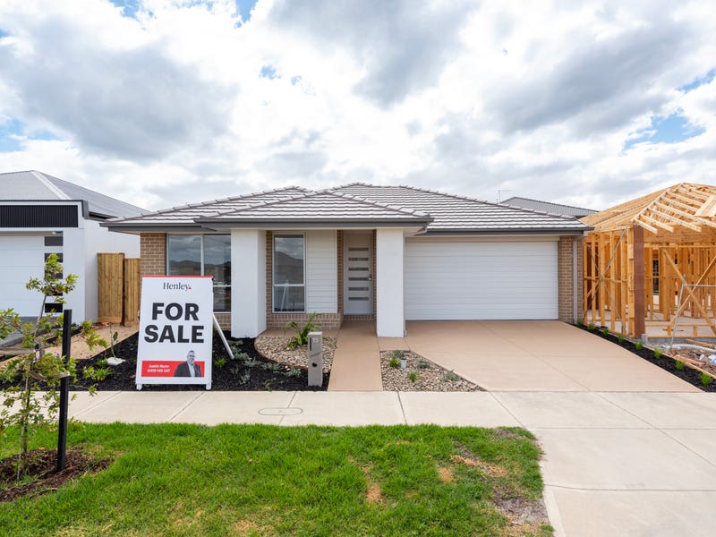 15 Belson St, Mickleham, Vic 3064 House for Sale