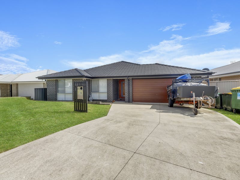 15 Prior Circuit, West Kempsey, NSW 2440