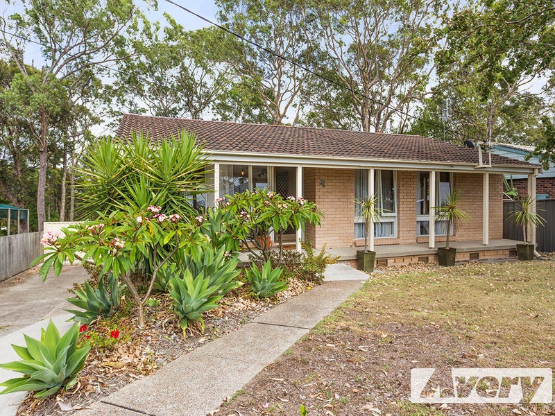 13 The Ridgeway, Bolton Point, NSW 2283