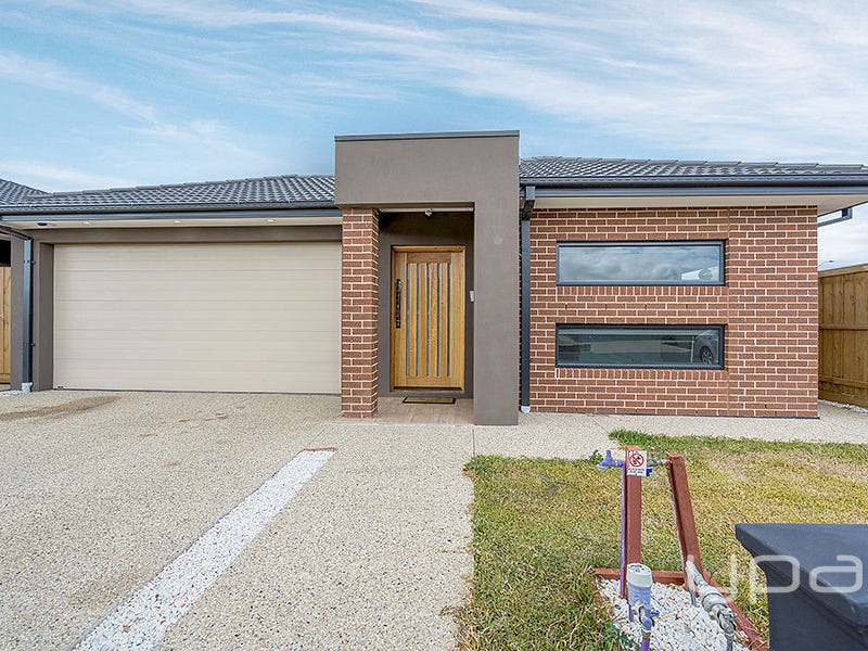 9 Revelstoke Street, Mickleham, Vic 3064 Property Details
