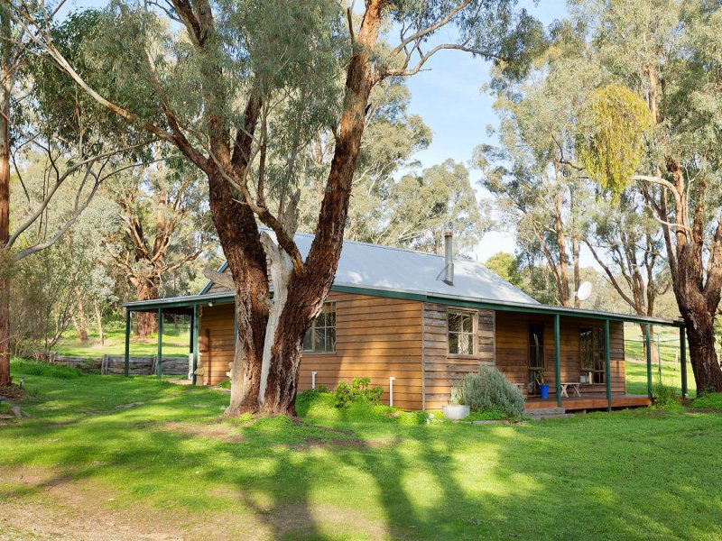 8 Read Street, Elphinstone, VIC 3448