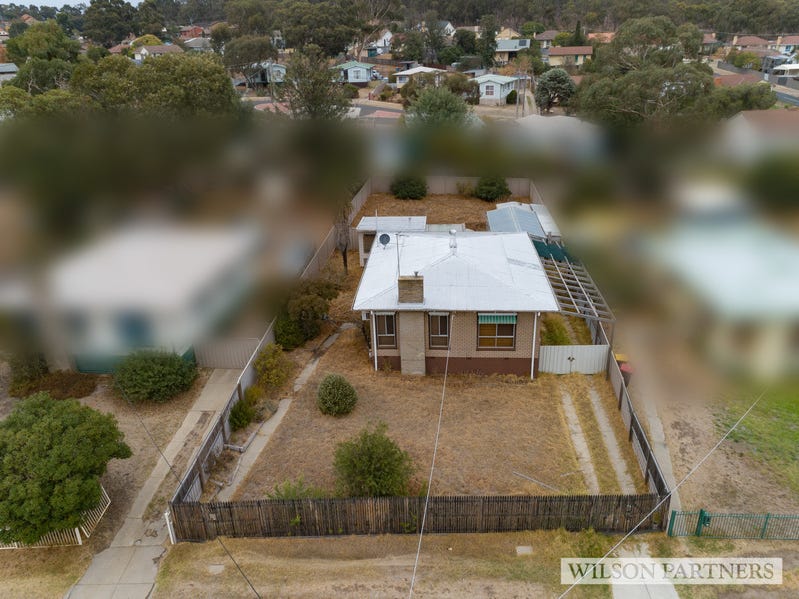 7 HEYWOOD CRESCENT, Seymour, Vic 3660 Property Details