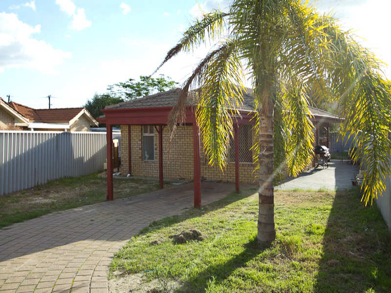 11 Dunton Place, Redcliffe, WA 6104 Property Details