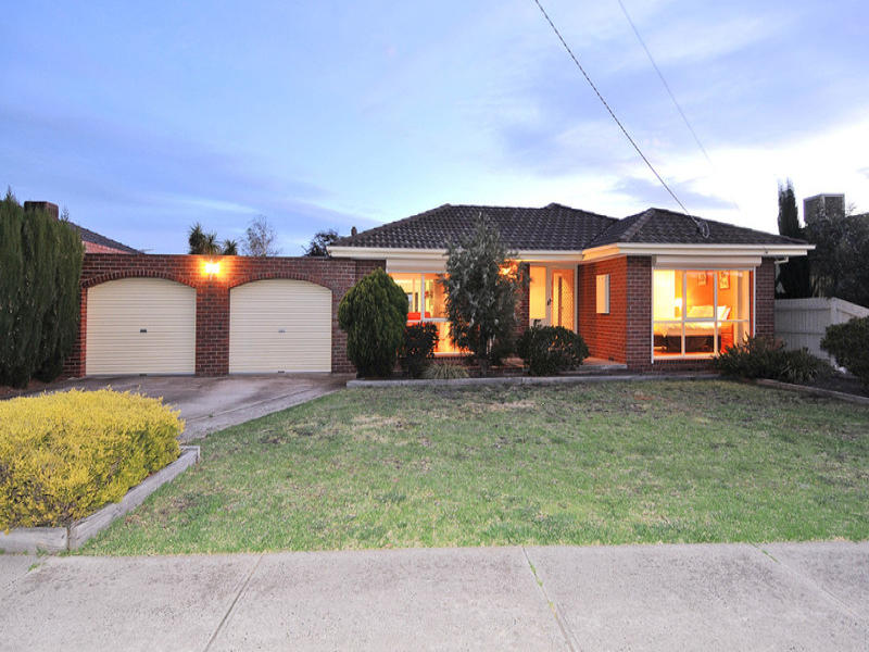 9 Shawlands Drive, Tullamarine, Vic 3043 Property Details