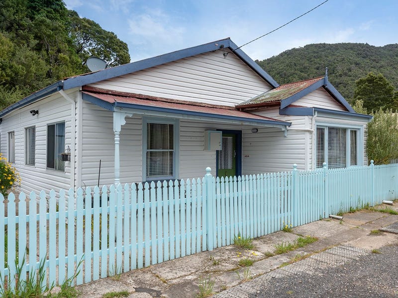 2 Whitelaw Street, Queenstown, TAS 7467