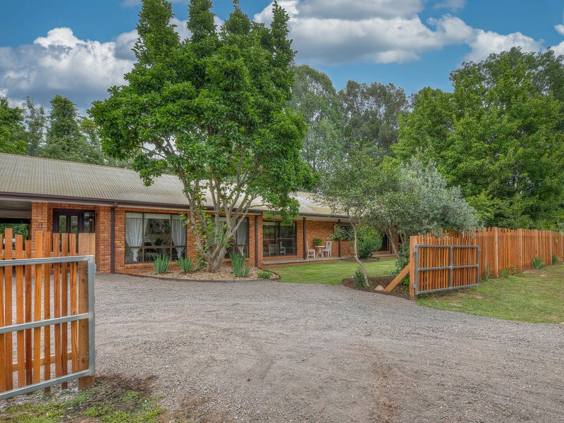 810 Francis Street, Porepunkah, Vic 3740 House for Sale realestate