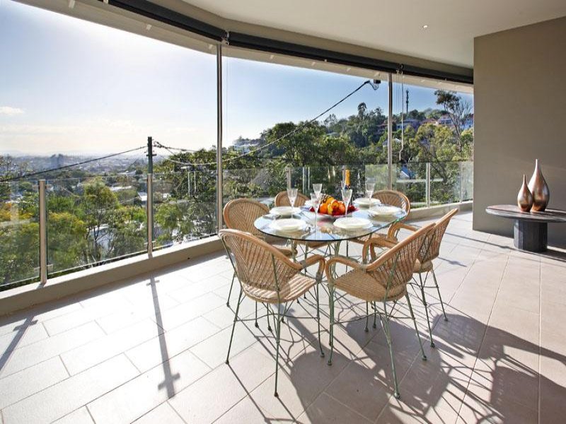 11 Mikado St, Hamilton, Qld 4007 Property Details