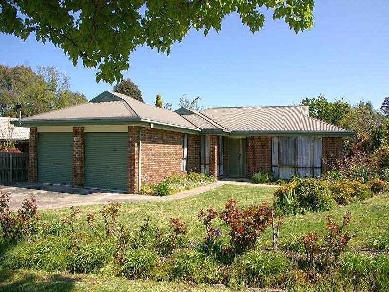 105 FRITH ROAD, Gisborne, Vic 3437 Property Details