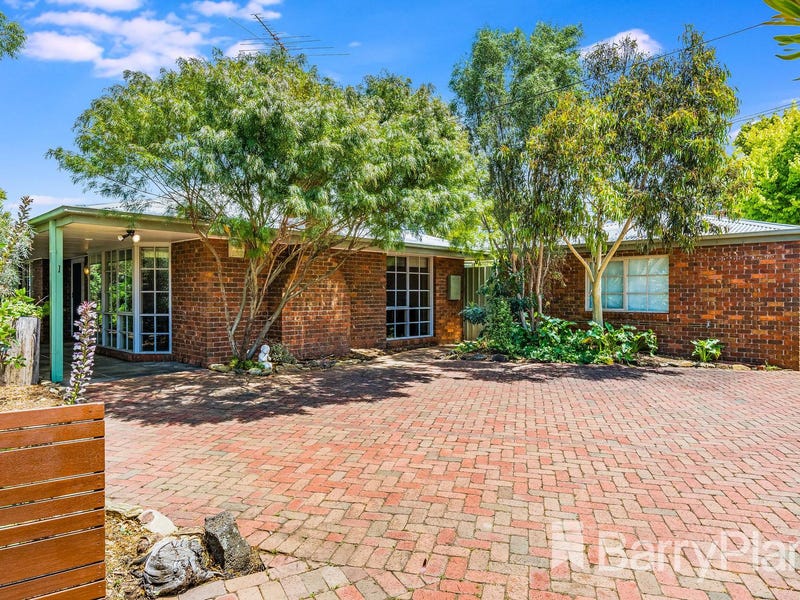 1 Oberon Drive, Belmont, Vic 3216 Property Details