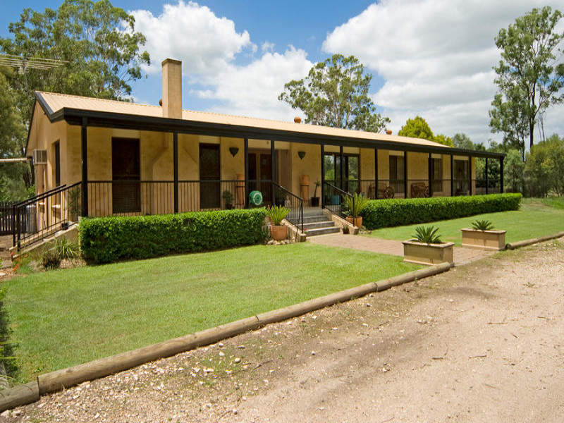 6 Cummins Road, Thagoona, Qld 4306 Property Details