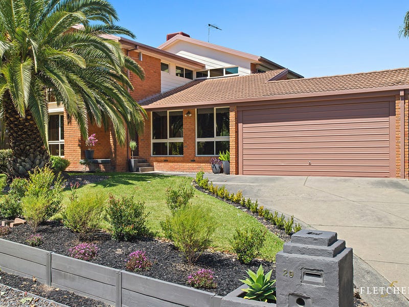 29 Summerhill Park Drive, Mooroolbark, Vic 3138 Property Details
