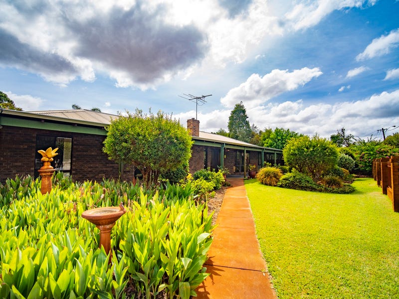 4 Hazelmere Circus, Hazelmere, WA 6055 House for Sale