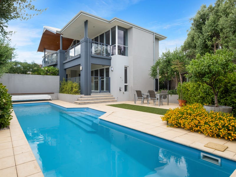 10 Margaret Street, Watermans Bay, WA 6020