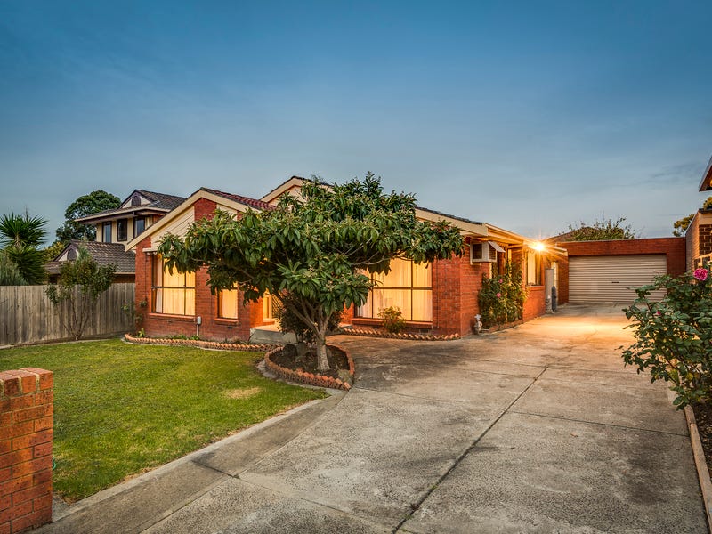 32 Thomas Mitchell Drive, Endeavour Hills, VIC 3802