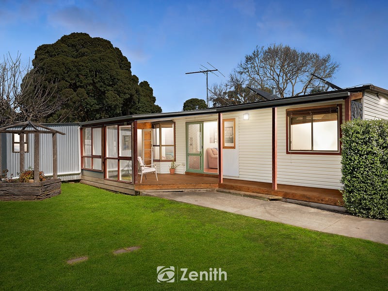 102 Cardigan Road, Mooroolbark, Vic 3138 Property Details