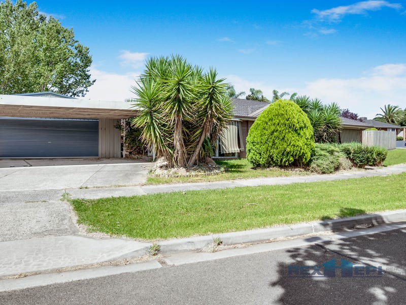 11 Glenlea Close, Rowville, Vic 3178 Property Details