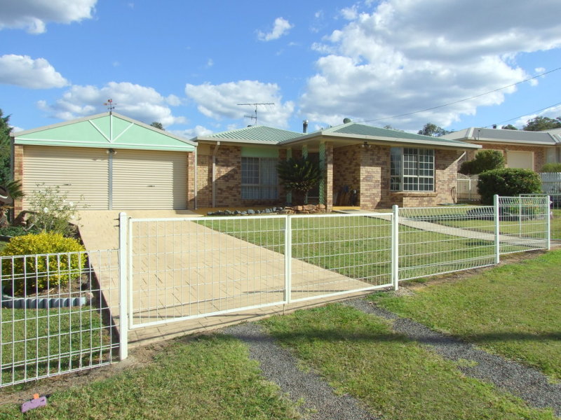 63 Albert Street, Crows Nest, QLD 4355