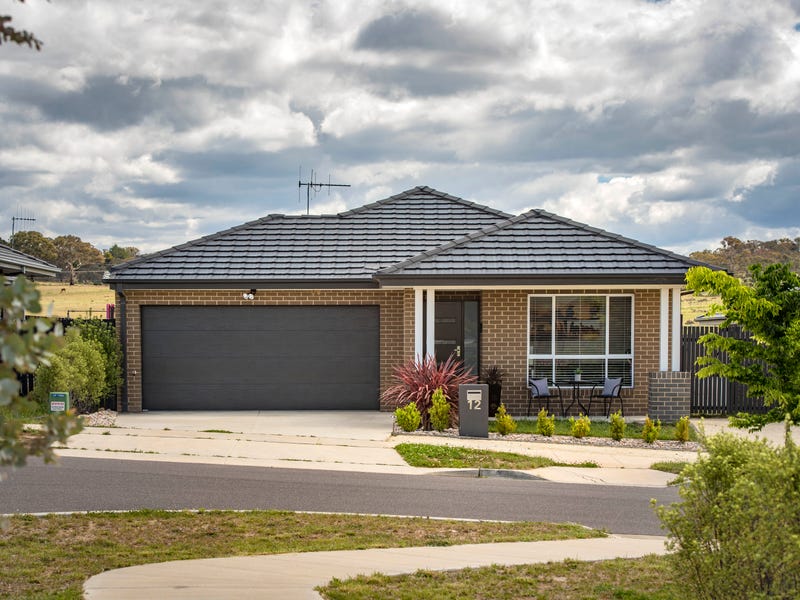12 Hearne Street, Googong, NSW 2620