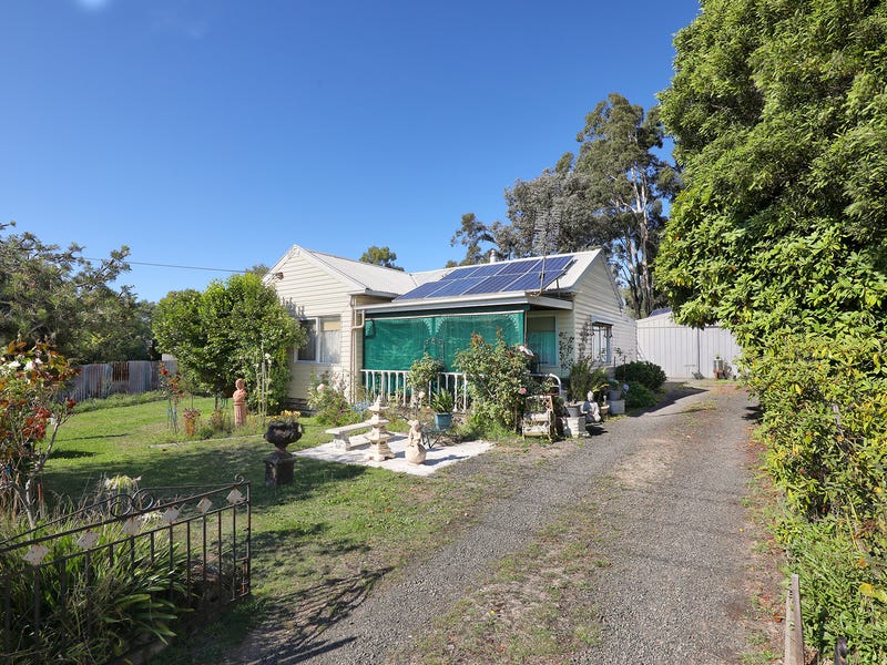 18 Anslow St, Woodend, Vic 3442 Property Details