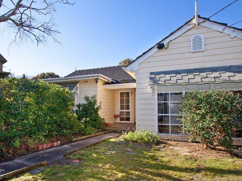 10 Walker Grove, Cheltenham, Vic 3192 Property Details