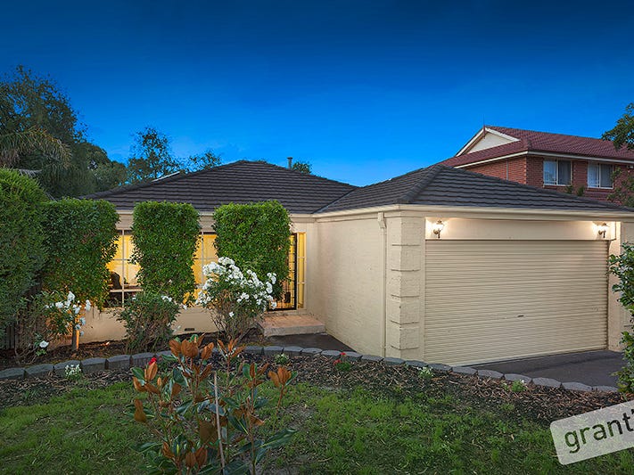 13 Valley View Crescent, Berwick, Vic 3806 Property Details