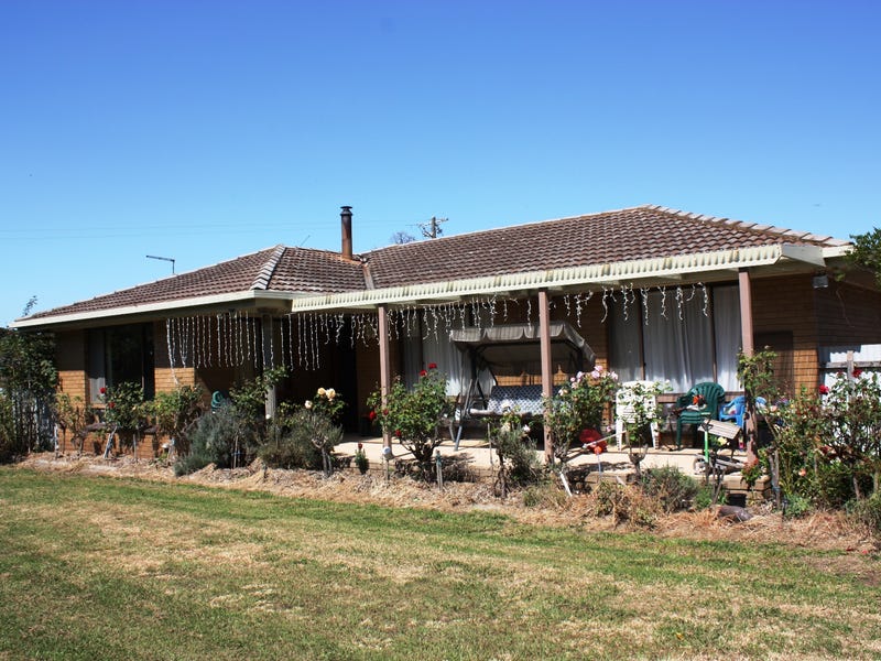 701 Castle Carey Road, Boorcan, VIC 3265