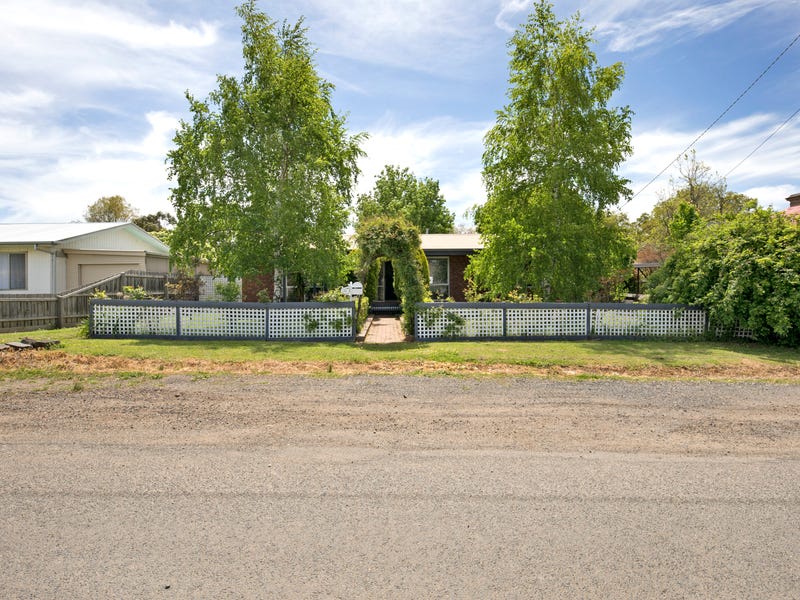 34 Murphy Street, Romsey, Vic 3434 Property Details