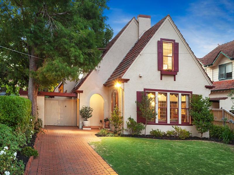 10 Newbay Crescent, Brighton, Vic 3186 Property Details