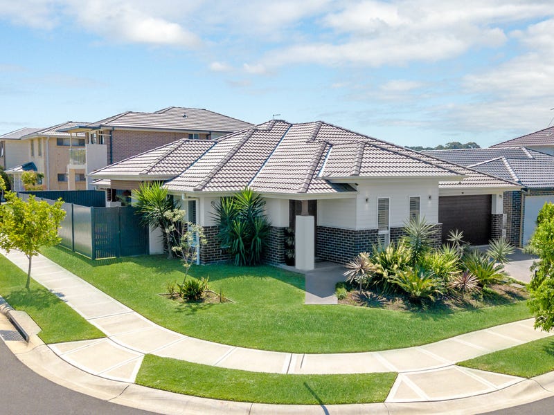 11 Stephenson Drive, Ropes Crossing, NSW 2760