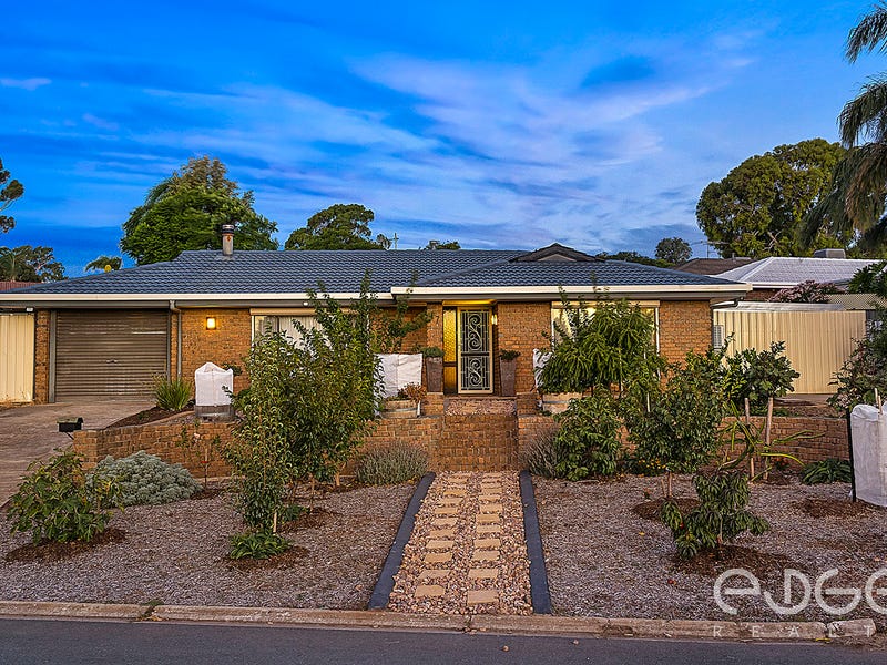 17 Karrawirra Close, Craigmore, SA 5114 Property Details