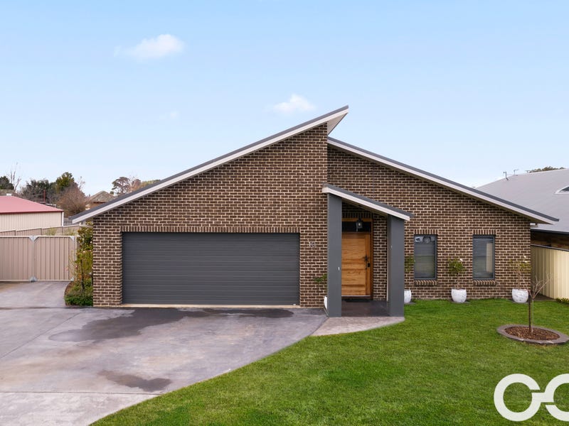 10 Grove Street, Spring Hill, NSW 2800