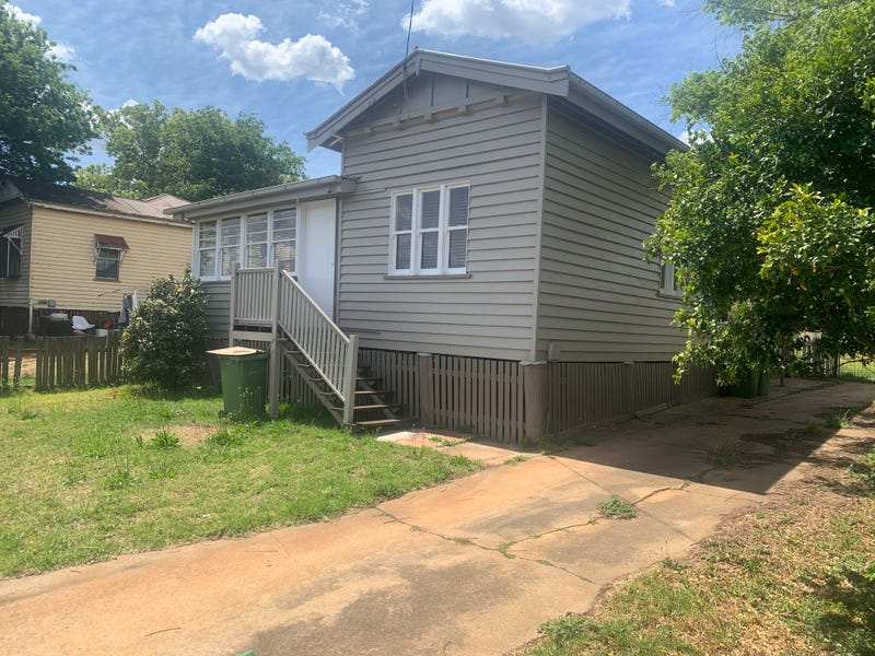 680 Ruthven Street, South Toowoomba, QLD 4350