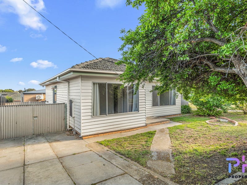 3 Thompson Street, Long Gully, Vic 3550 - House for Rent - realestate ...