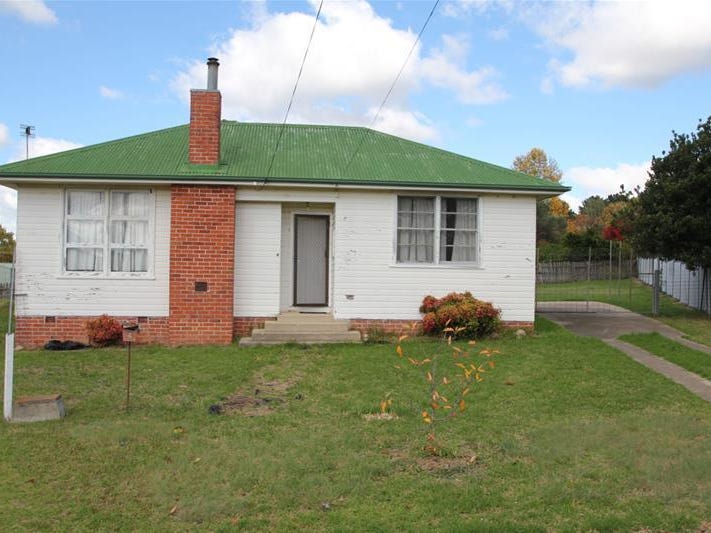 4 Jubilee Street, Tenterfield, NSW 2372 Property Details
