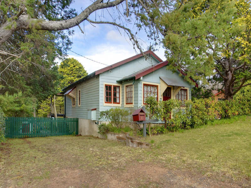 13 Hill Street, Bundanoon, NSW 2578