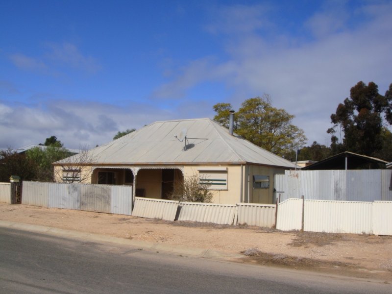 24 McIntosh Avenue, Pinnaroo, SA 5304 Property Details