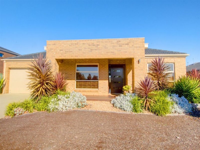 44 Waterford Drive, Miners Rest, Vic 3352