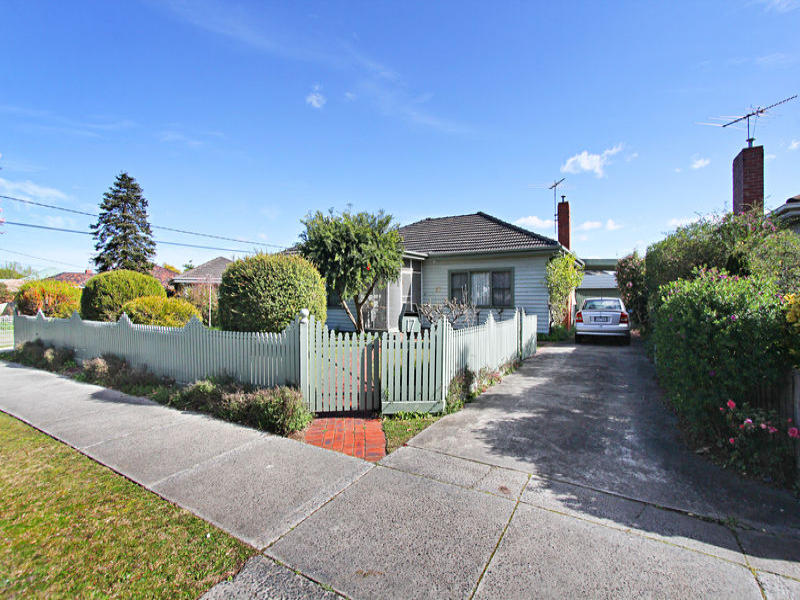 17 Koonawarra Street, Clayton, Vic 3168 - Property Details