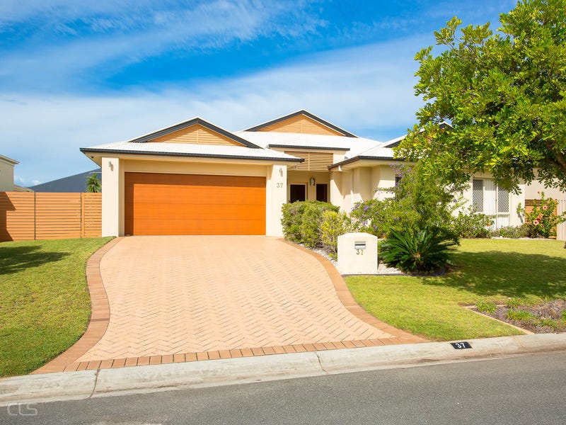 37 Raptor Parade, Banksia Beach, QLD 4507