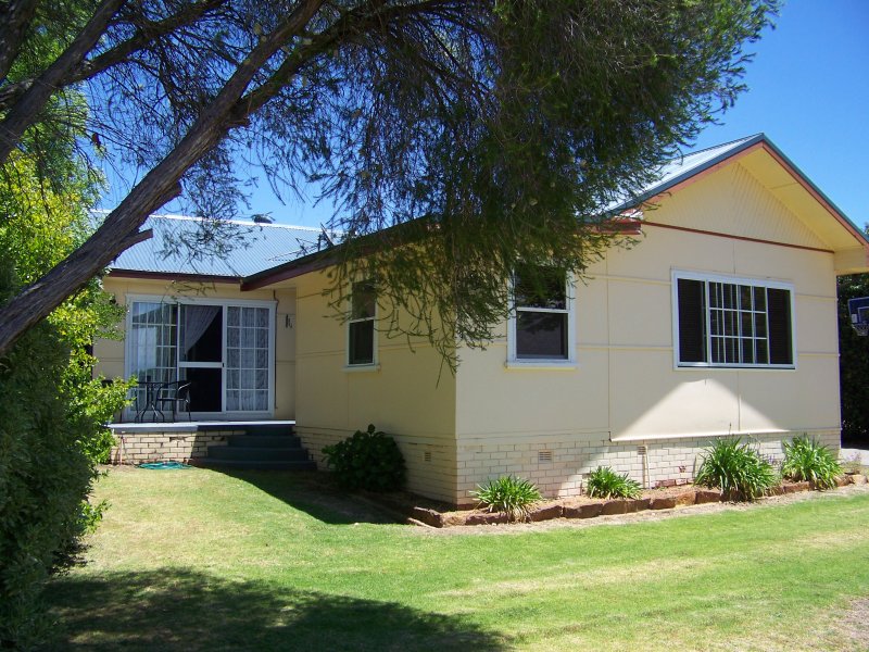 8 Namoi Street, Coonabarabran, NSW 2357