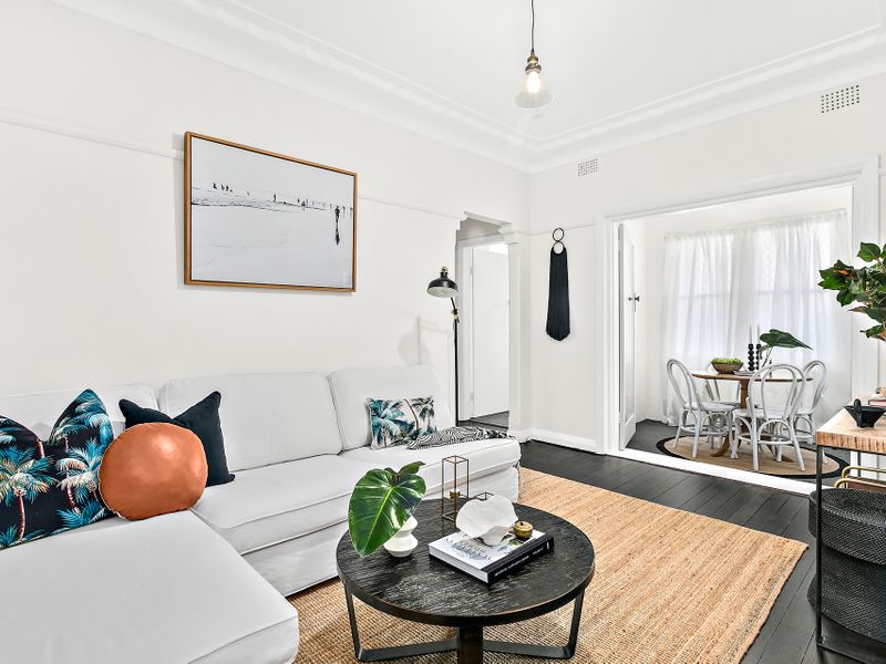 2 7 Burelli Street Wollongong Nsw 2500 Apartment For 2 7 Burelli Street Wollongong Nsw 2500