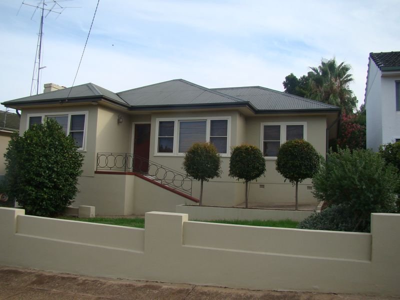 21 Urana Street, Turvey Park, NSW 2650