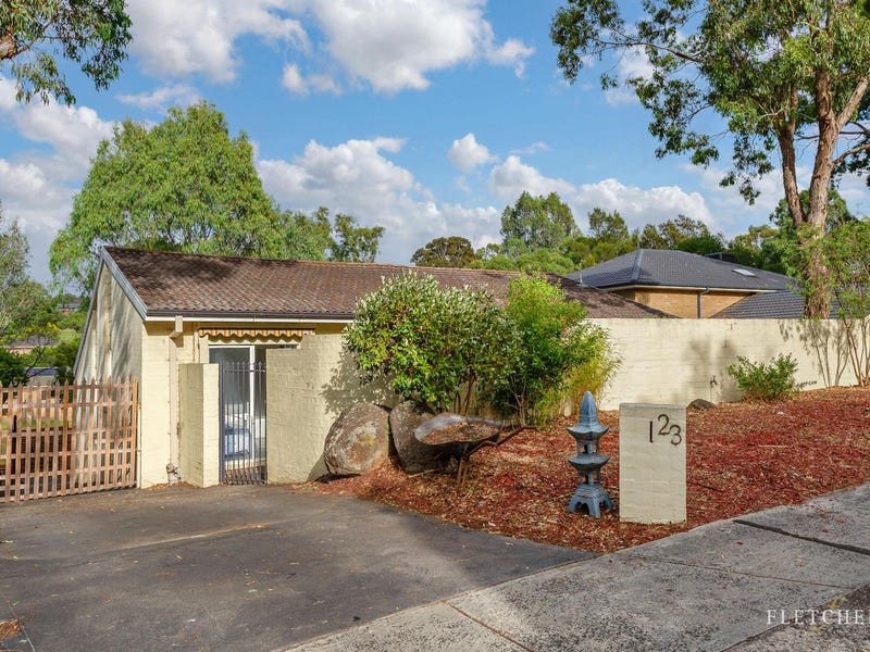 23 Dunbarton Drive, Eltham North, VIC 3095