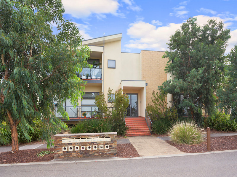 3d-29-diamond-boulevard-greensborough-vic-3088-property-details